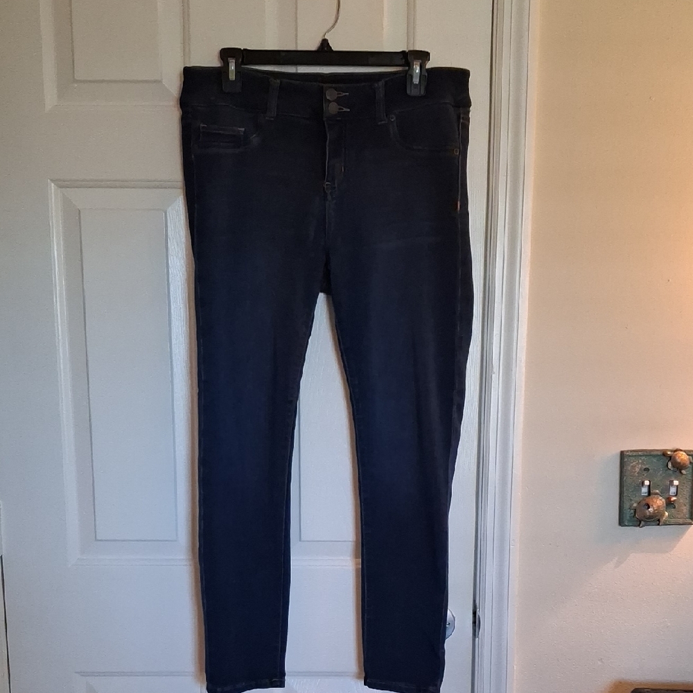 Elegant Midnight Blue Skinny Jeans